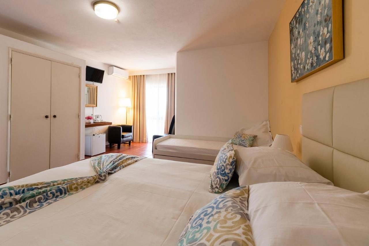 Manta Guest Bed & Breakfast Manta Rota Bagian luar foto
