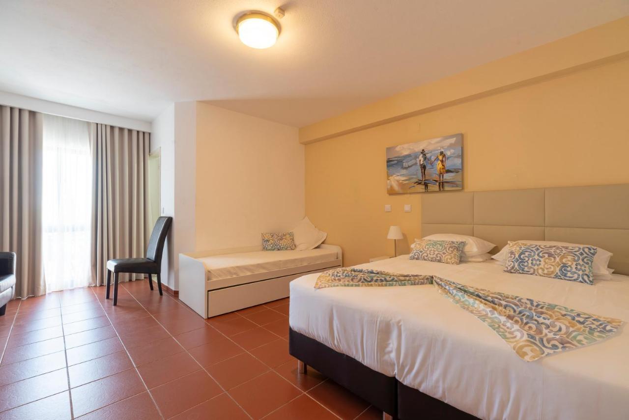 Manta Guest Bed & Breakfast Manta Rota Bagian luar foto