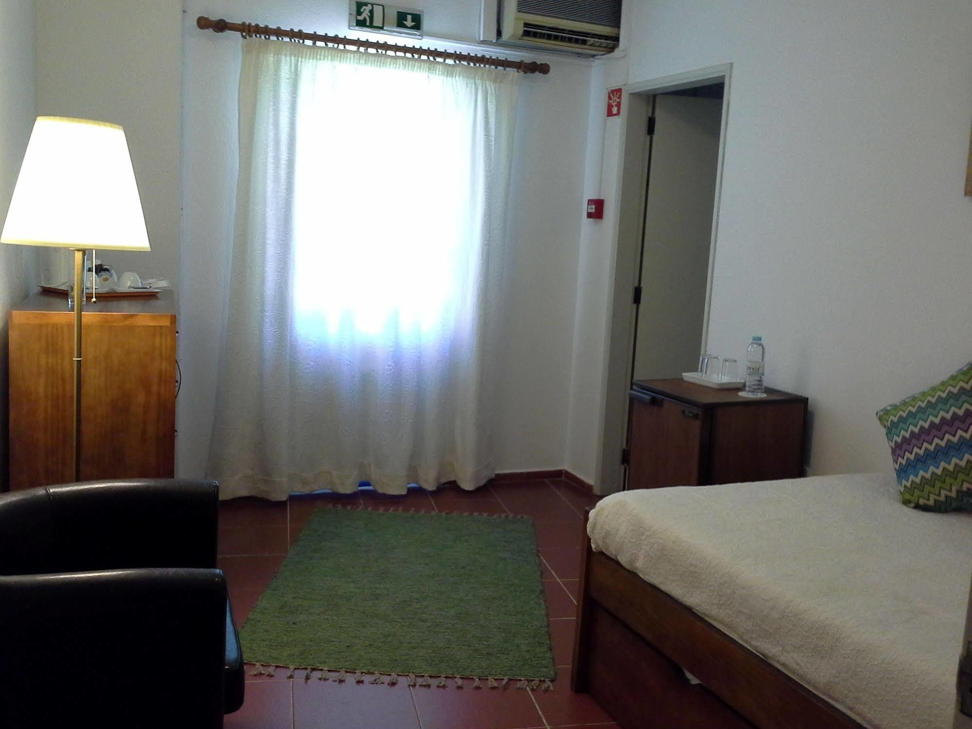Manta Guest Bed & Breakfast Manta Rota Bagian luar foto