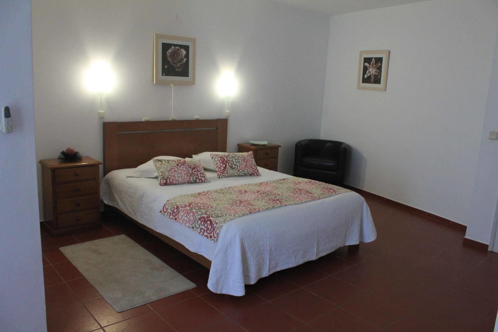 Manta Guest Bed & Breakfast Manta Rota Bagian luar foto