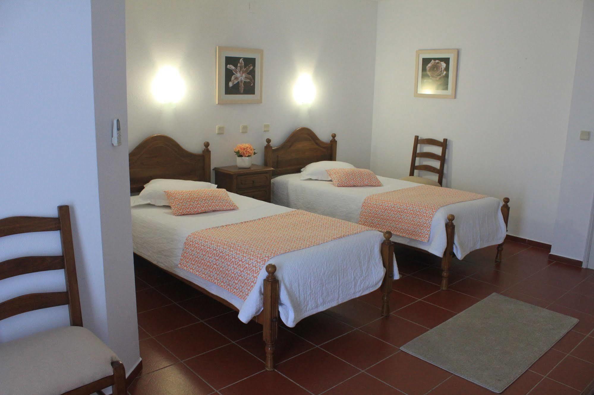 Manta Guest Bed & Breakfast Manta Rota Bagian luar foto